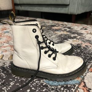 Dr martens combat boots